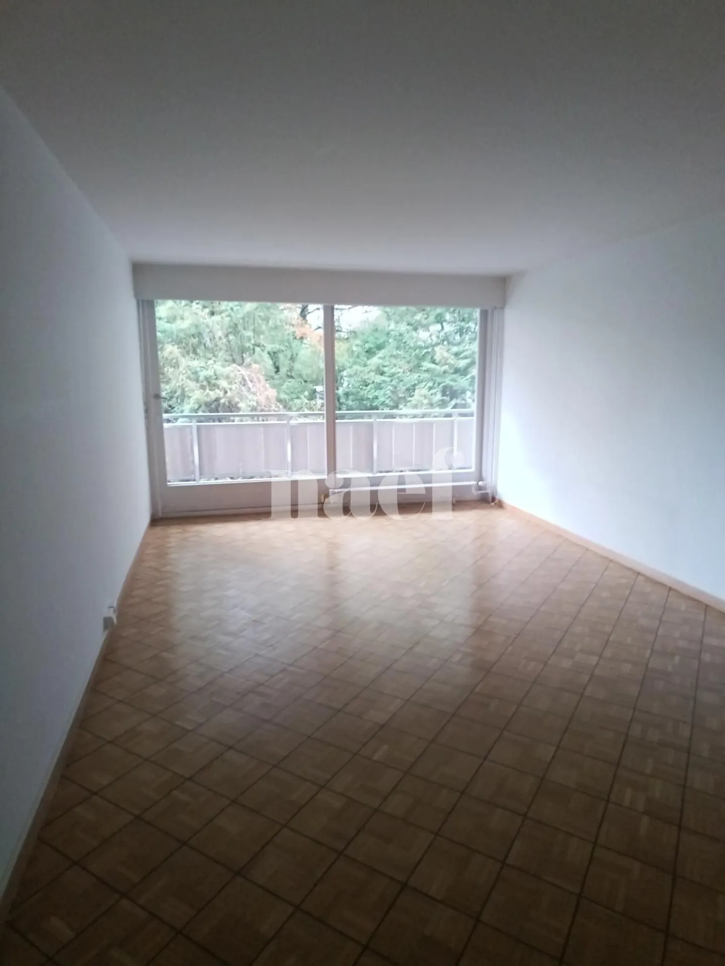 4-room apartment near Parc Bertrand - Photo 4 of 10