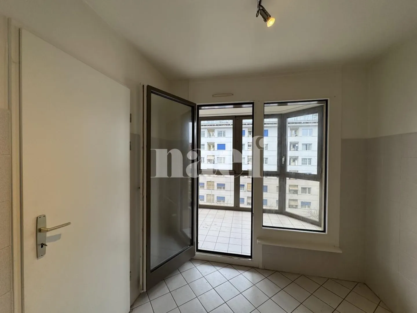 Appartamento di 3 stanze con loggia - completamente ristrutturato - Foto 3 di 12