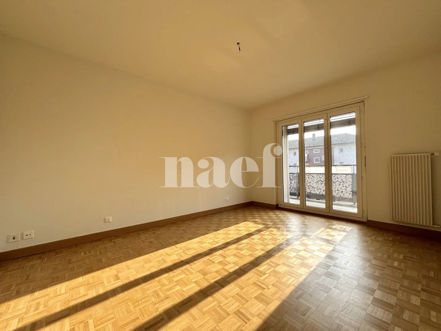 Appartement rénové de 4 pièces avec grand balcon - Photo 2 of 9