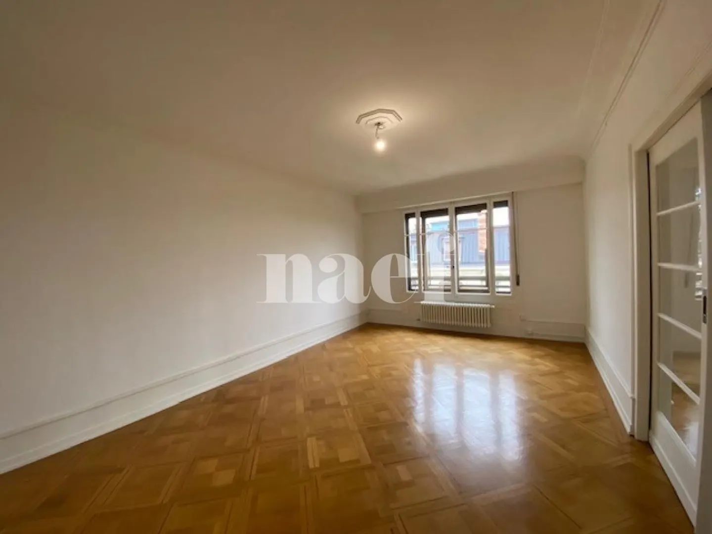 Spacious and bright apartment in the heart of Geneva - Photo 5 of 13