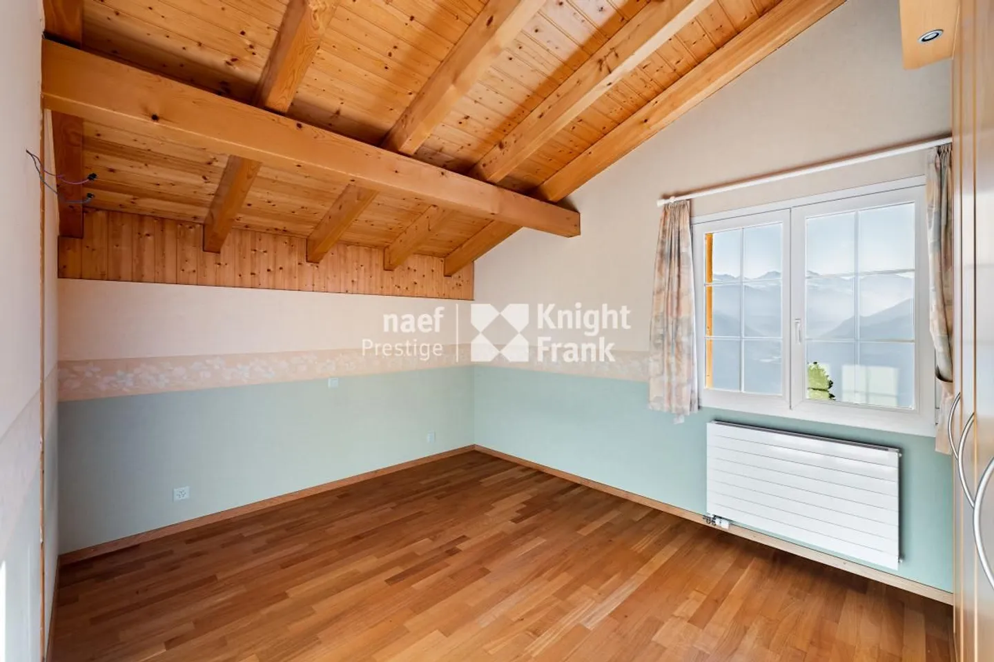 Beautiful family villa in Randogne - Photo 2 of 10