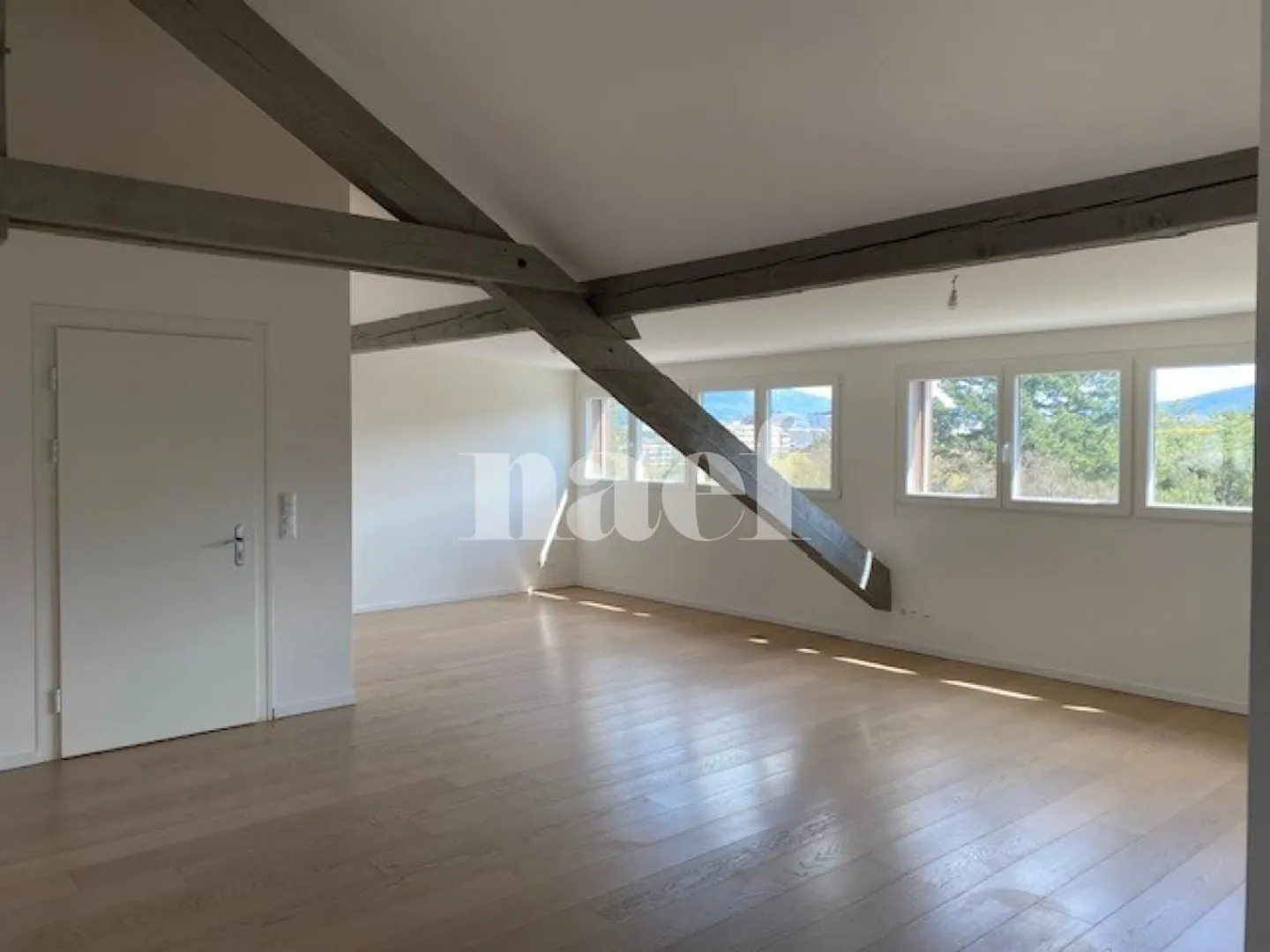 Magnificent penthouse apartment - Photo 4 of 8