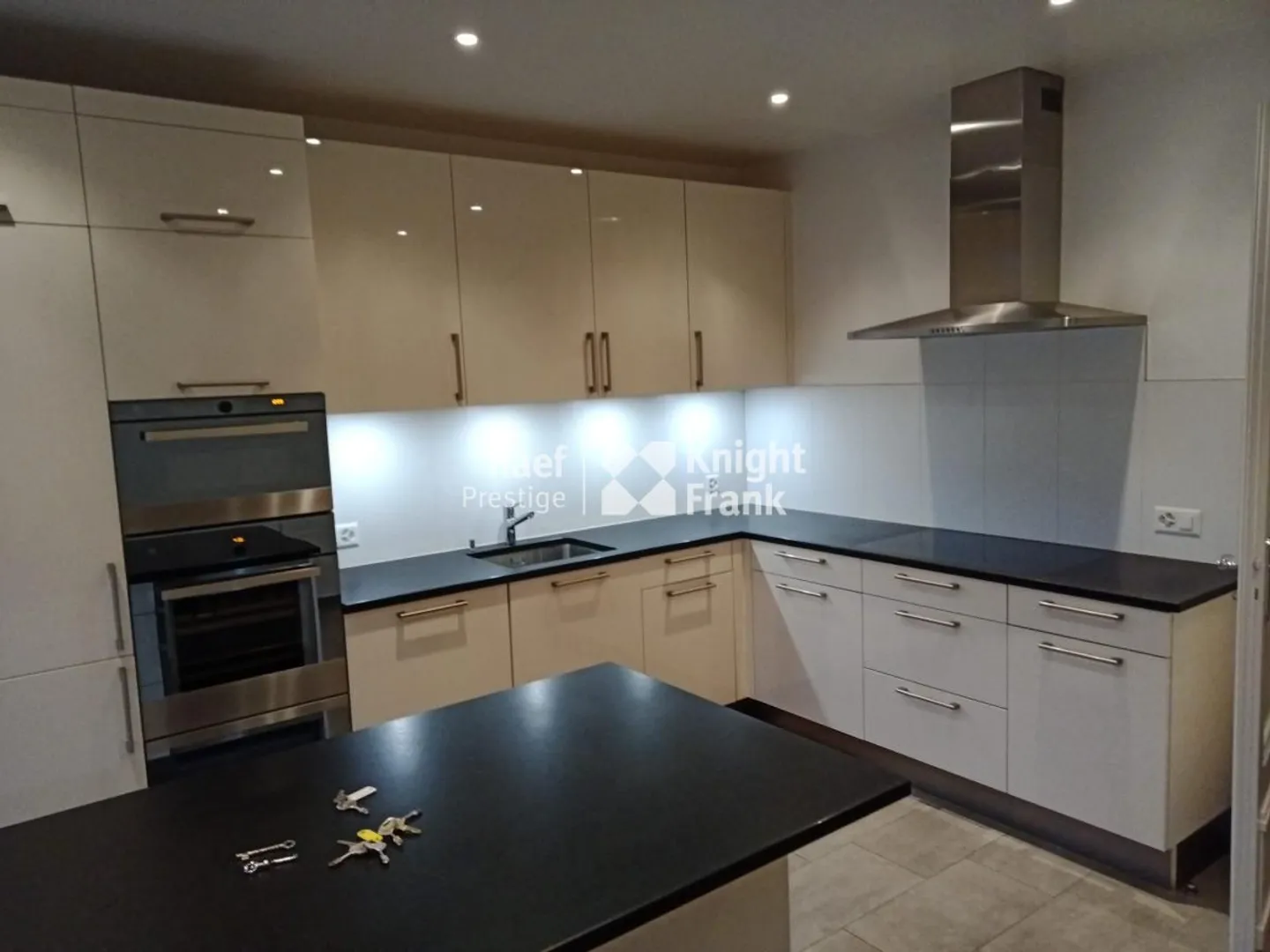Luxuswohnung mit Blick auf den See - Foto 3 von 11
