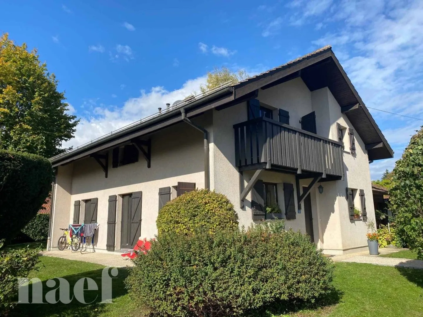 Einzel- und Familienvilla - Foto 1 von 11