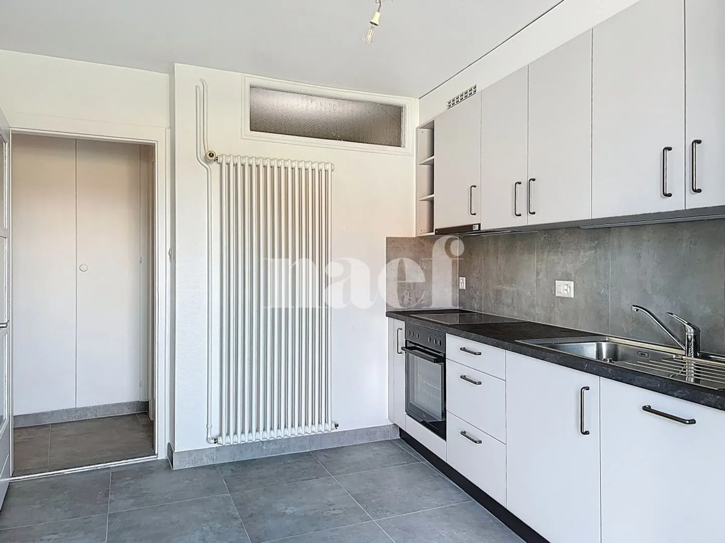 Bellissimo appartamento di 2 stanze completamente ristrutturato - Foto 5 di 6