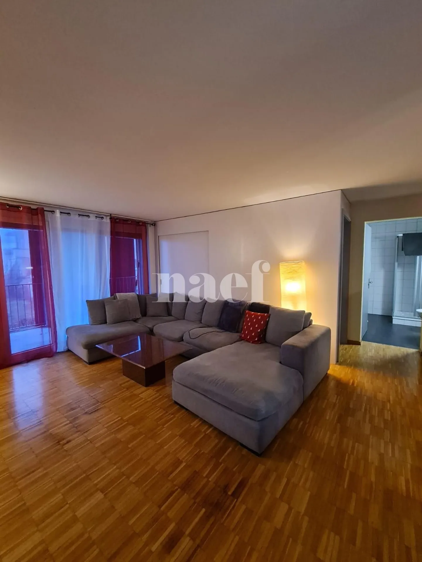 Appartement de 4.5 pièces au 1er étage - Photo 4 of 8