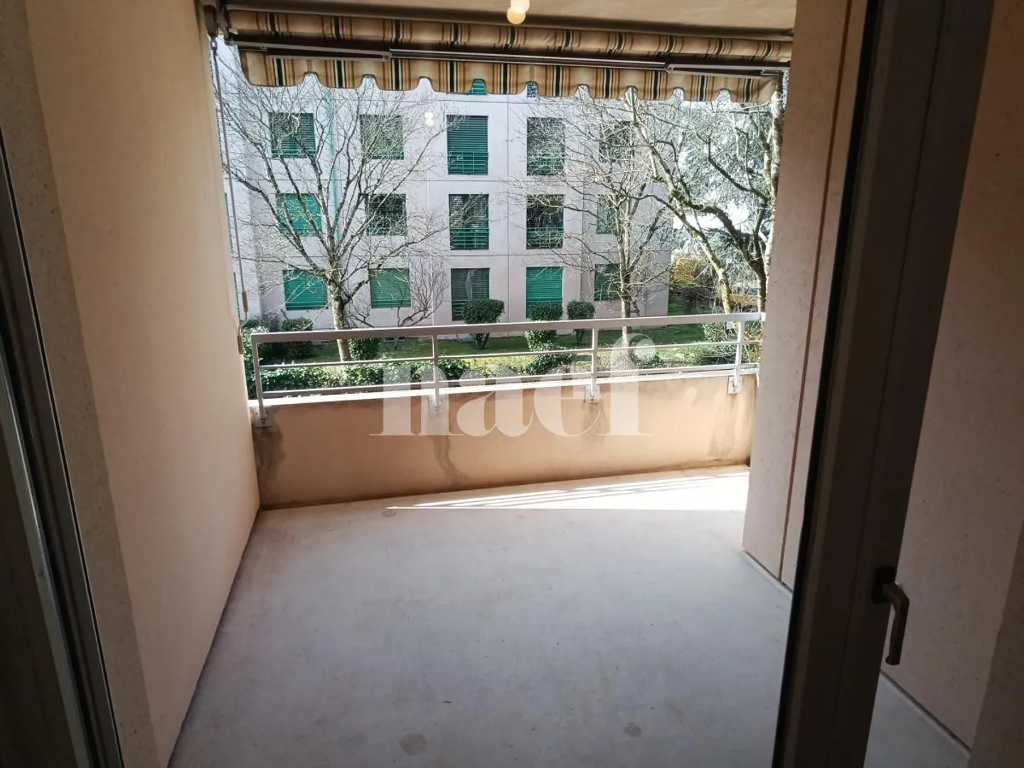 Appartement moderne avec loggia - Photo 9 sur 9