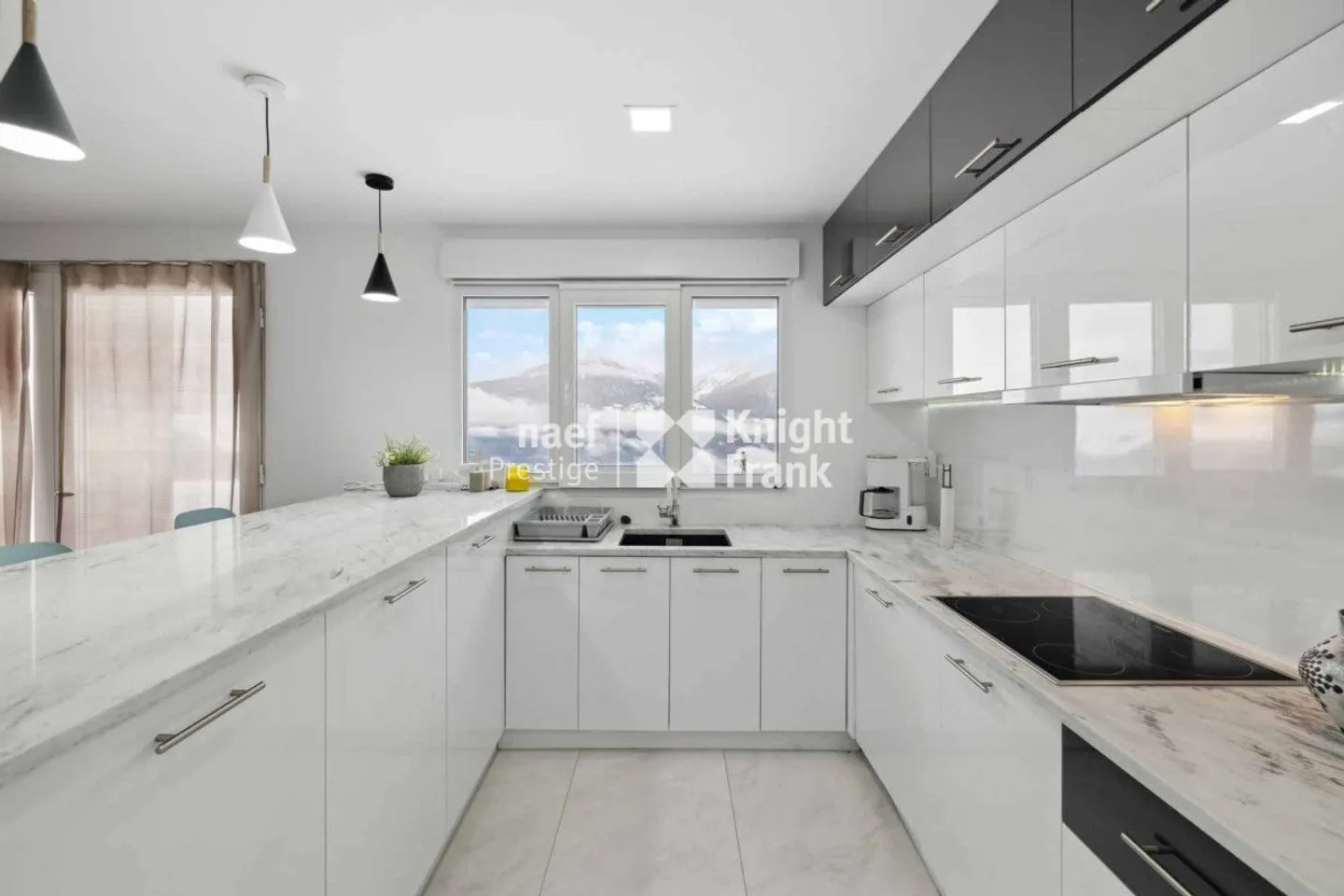 Magnificent 6.5-room villa - Photo 5 of 13