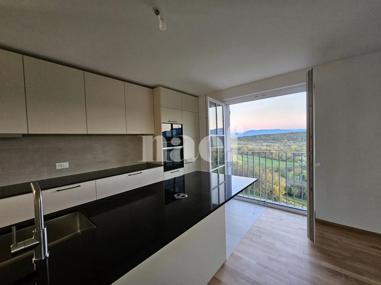 Lumineux duplex avec vue panoramique - Photo 2 sur 13