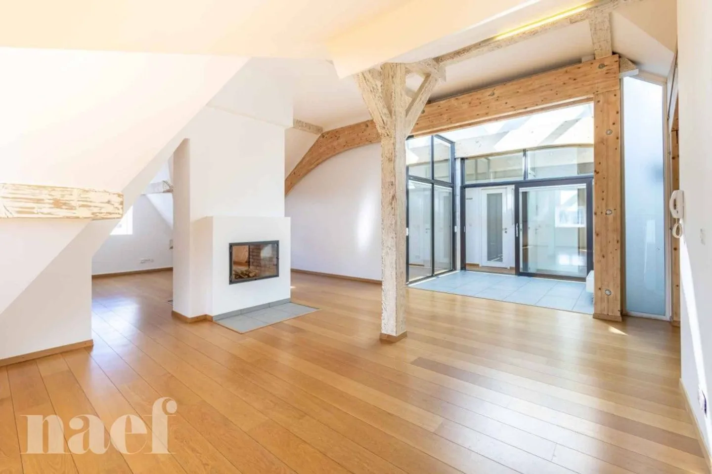 Schöne Wohnung in einem historischen Gebäude - Foto 1 von 13