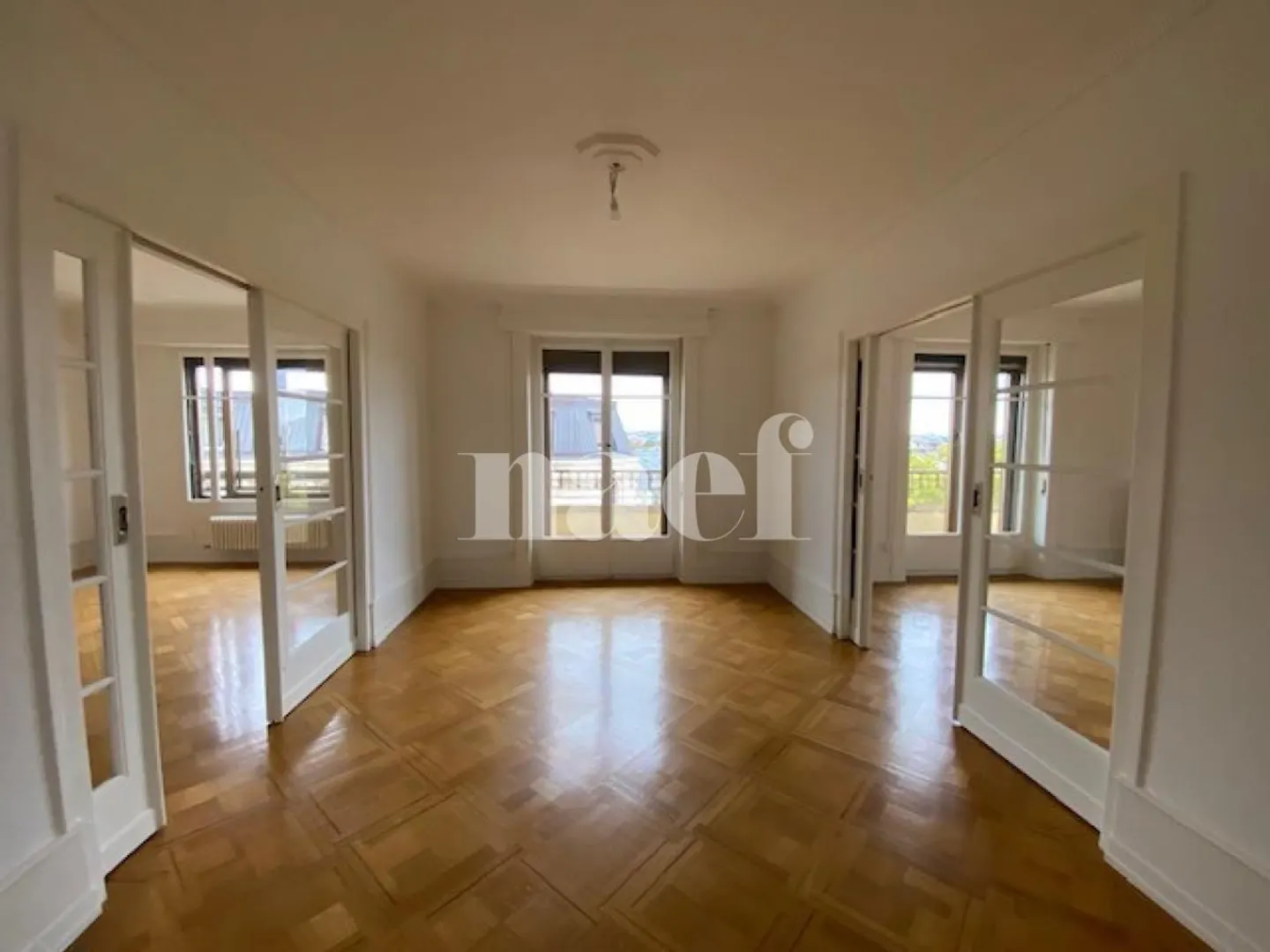 Spacious and bright apartment in the heart of Geneva - Photo 4 of 13