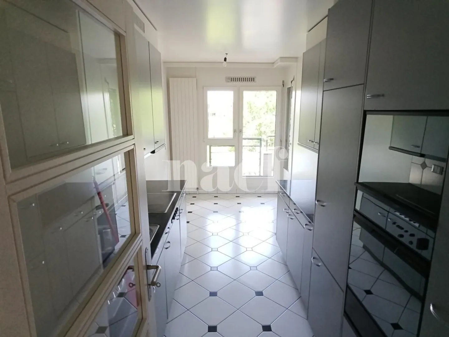 Grand Appartement avec Balcon - Photo 3 sur 9