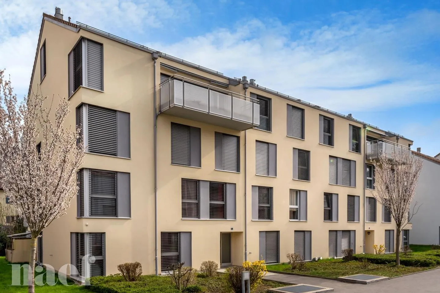 Dans quartier familial - Appartement de 2.5 pièces au deuxième étage - Foto 1 von 6