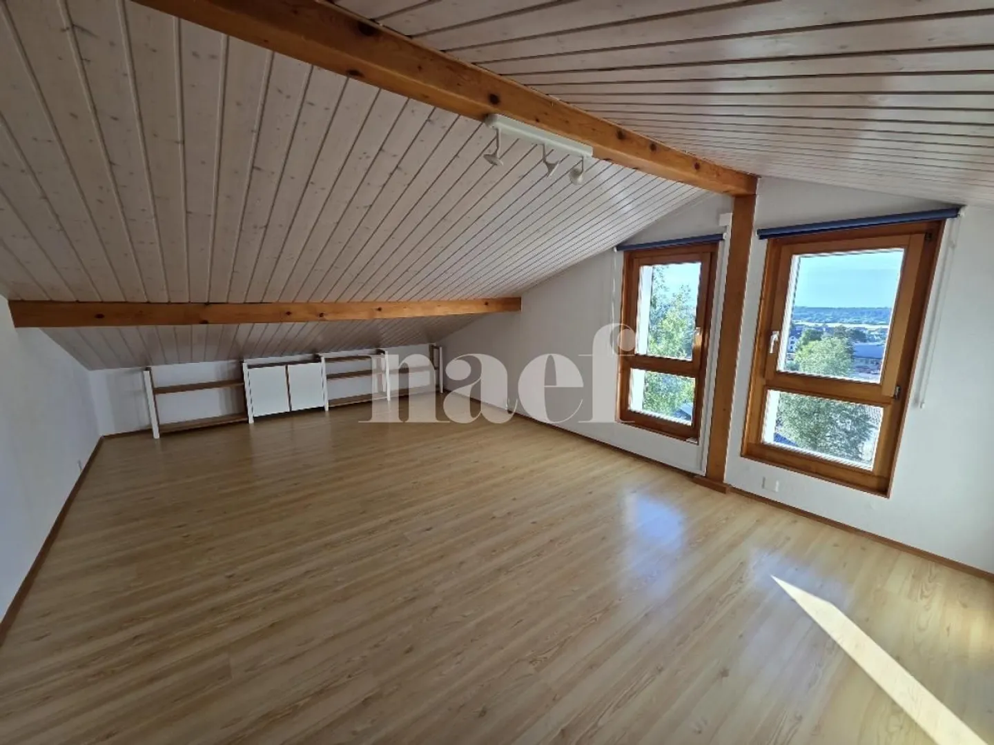Charmantes 3,5-Zimmer-Haus mit Terrasse, Garten und atemberaubendem Blick - Les Geneveys-sur-Coffrane (Val-de-Ruz) - Foto 8 von 11