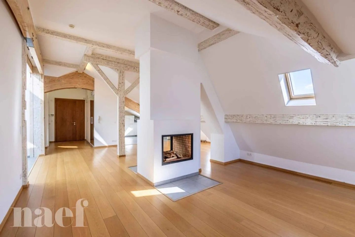 Schöne Wohnung in einem historischen Gebäude - Foto 3 von 13