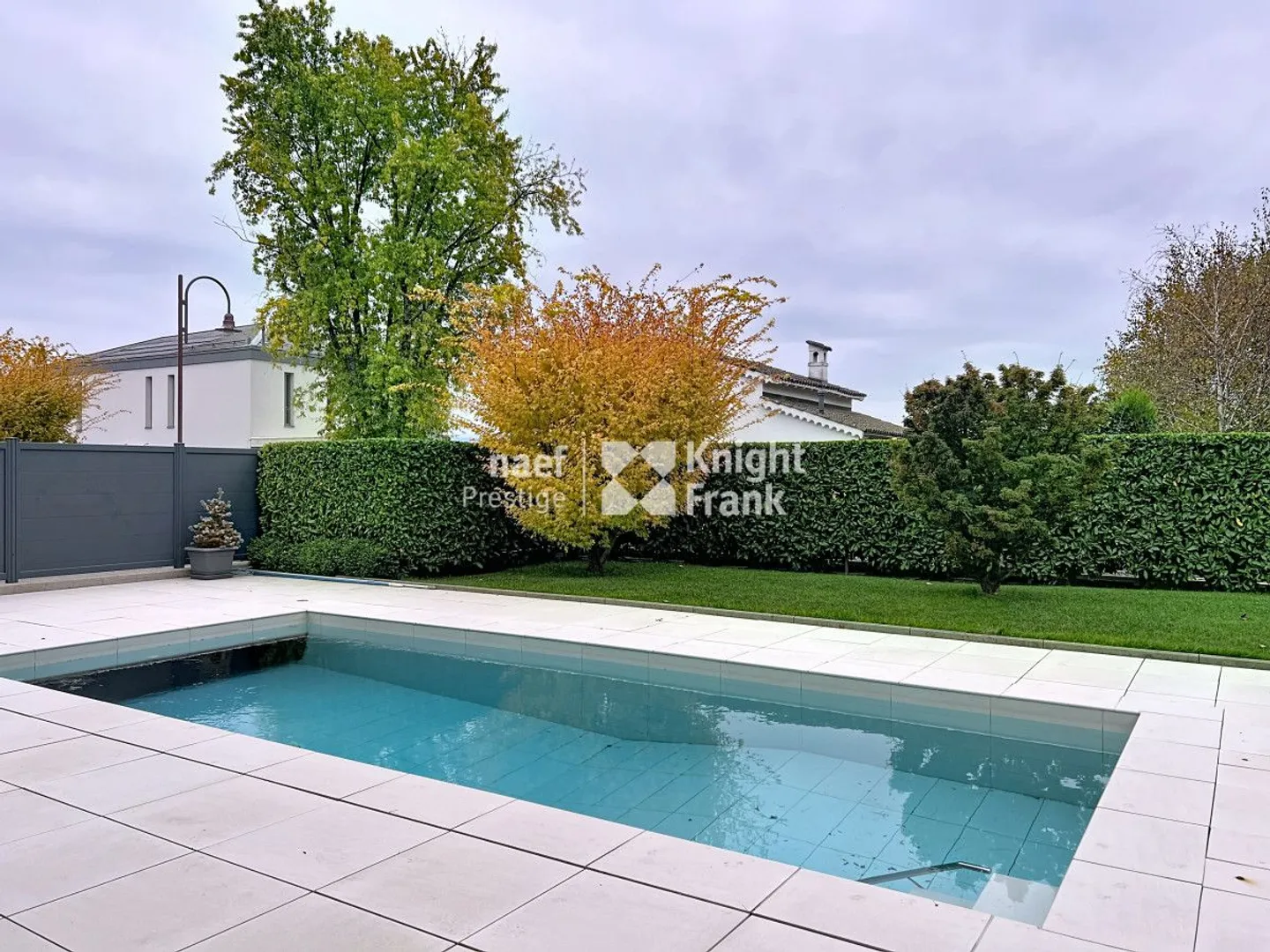 Bel appartement de standing avec jardin, terrasse et piscine privative - Photo 3 sur 11