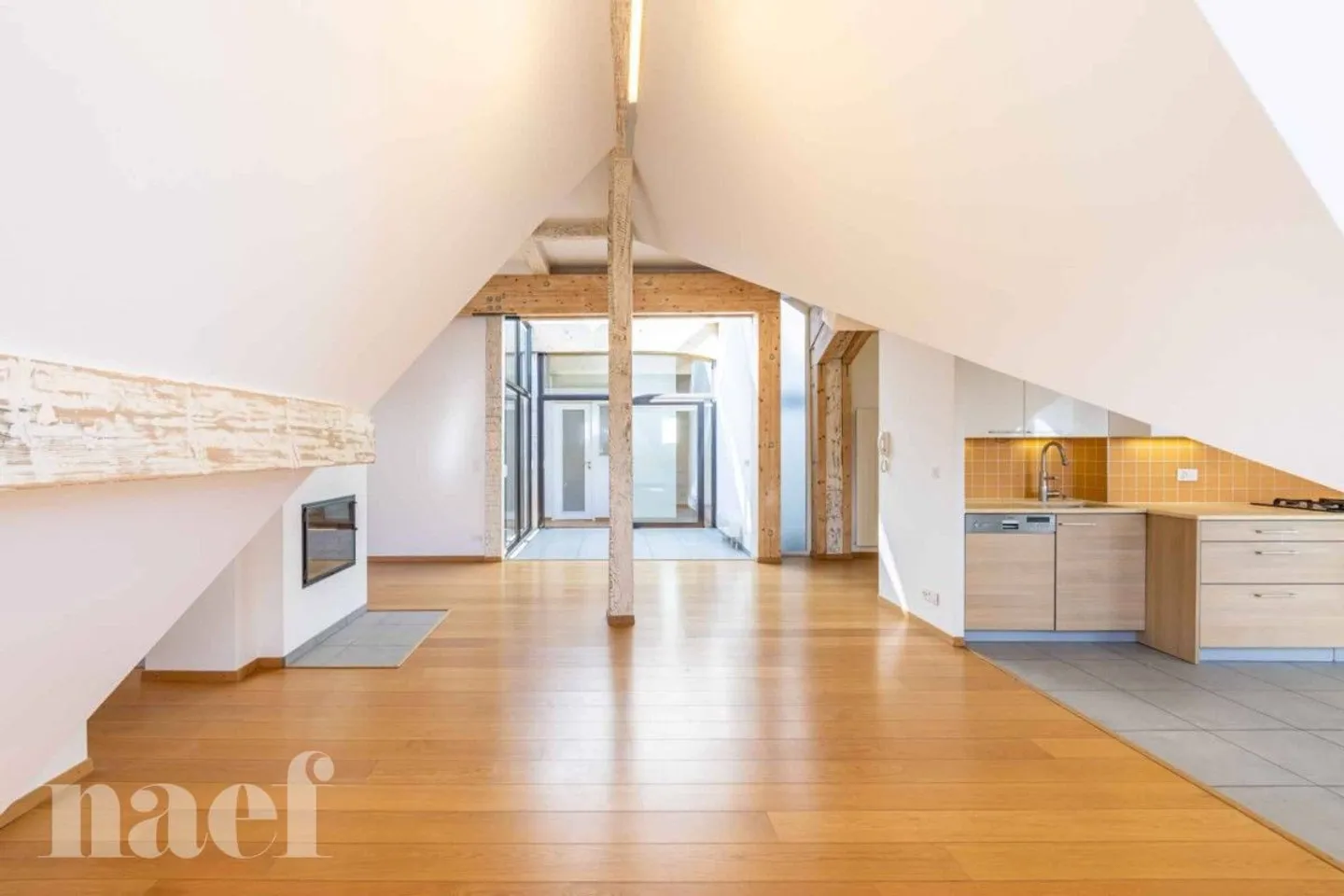 Schöne Wohnung in einem historischen Gebäude - Foto 4 von 13