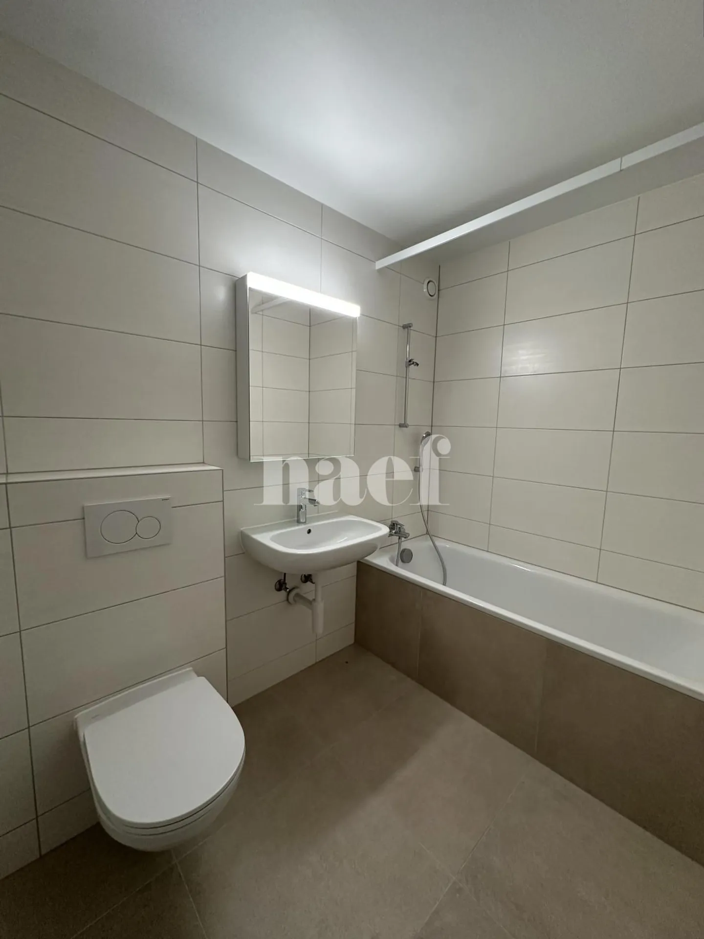 3.5-room apartment with balcony - Photo 6 of 6