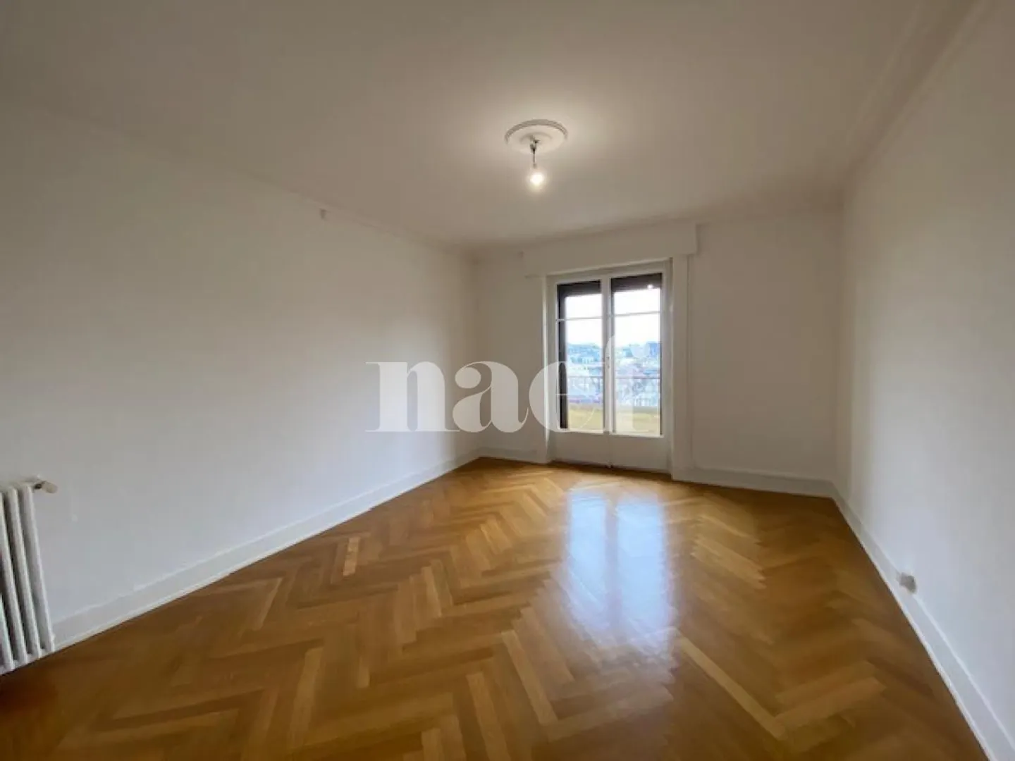 Spacious and bright apartment in the heart of Geneva - Photo 7 of 13