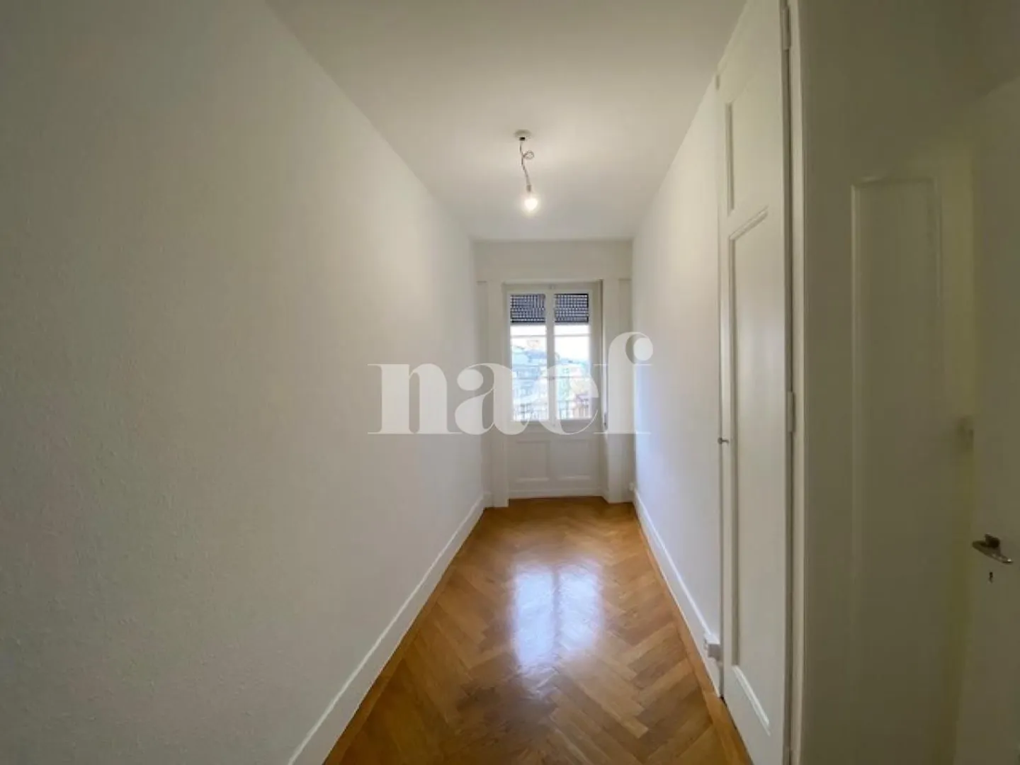 Spacious and bright apartment in the heart of Geneva - Photo 8 of 13