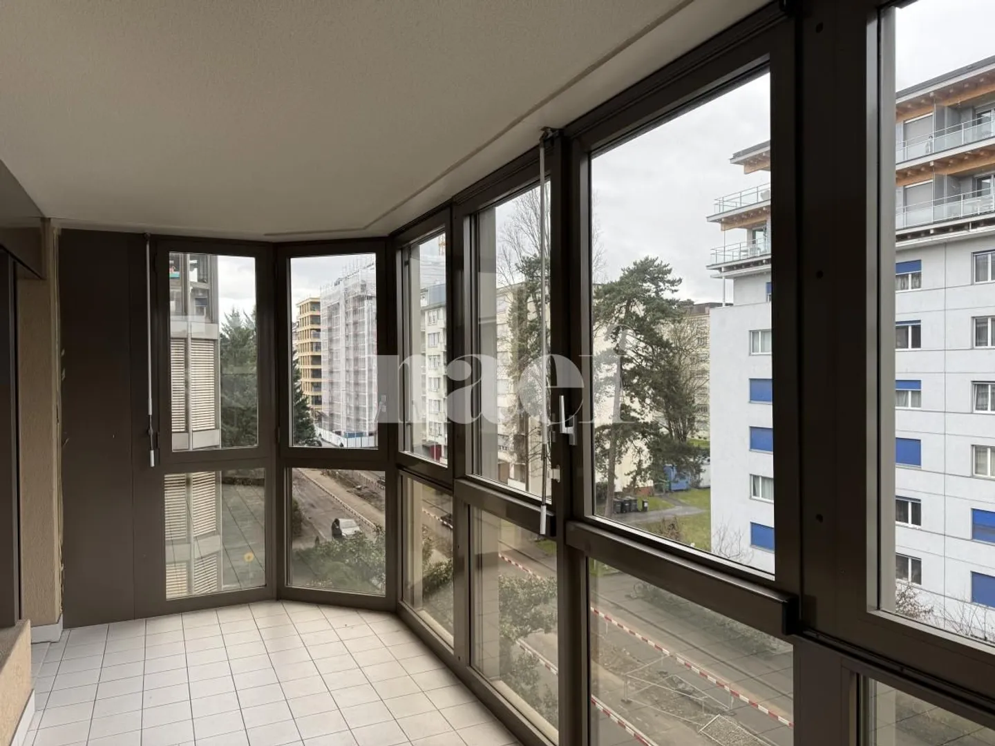 Appartamento di 3 stanze con loggia - completamente ristrutturato - Foto 1 di 12