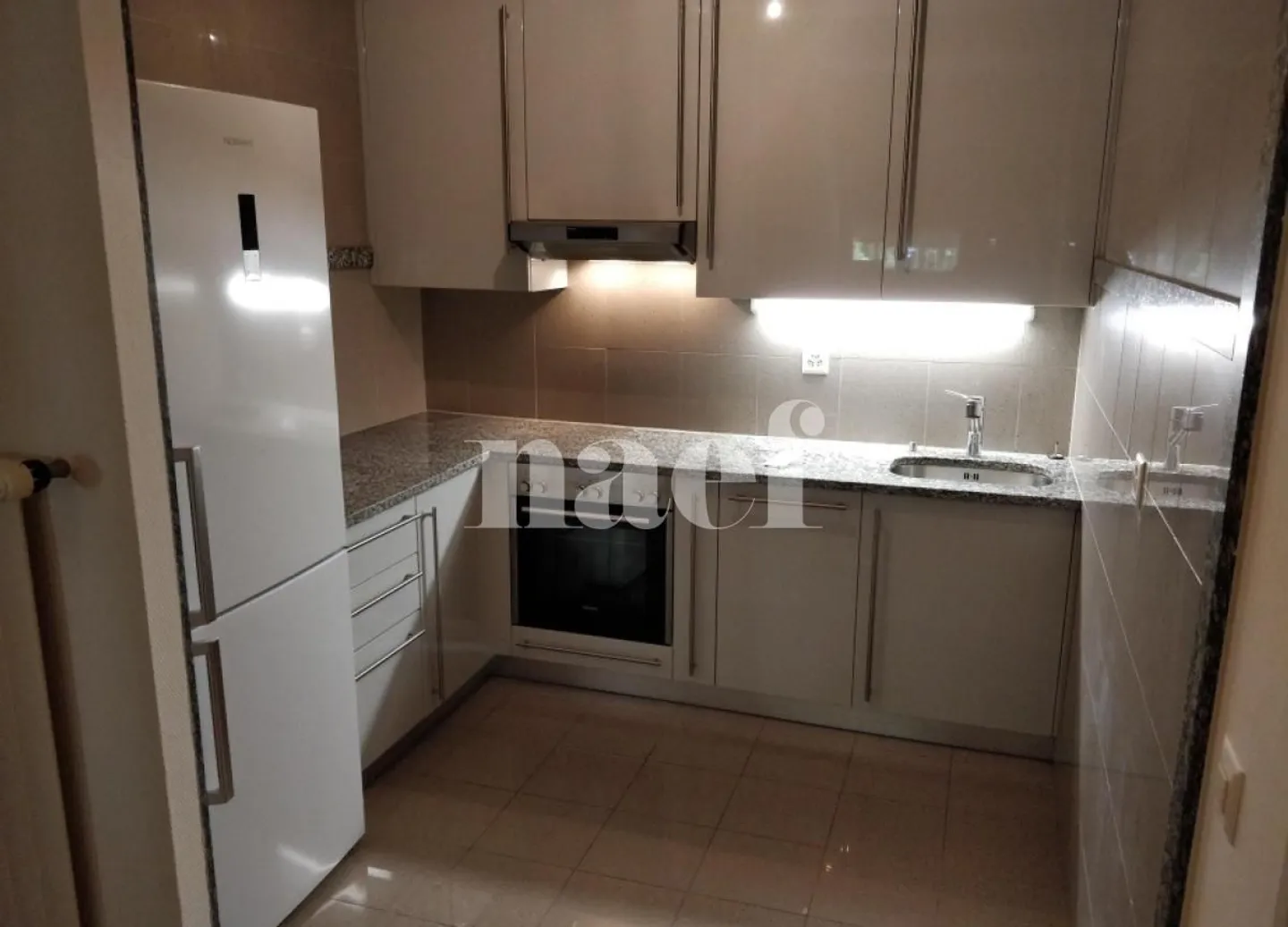 Appartement au rez-de-chaussée - Photo 3 sur 6