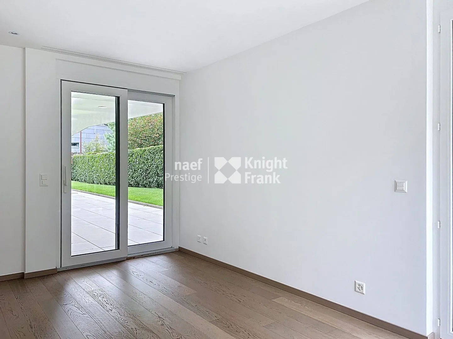 Bel appartement de standing avec jardin, terrasse et piscine privative - Photo 6 sur 11