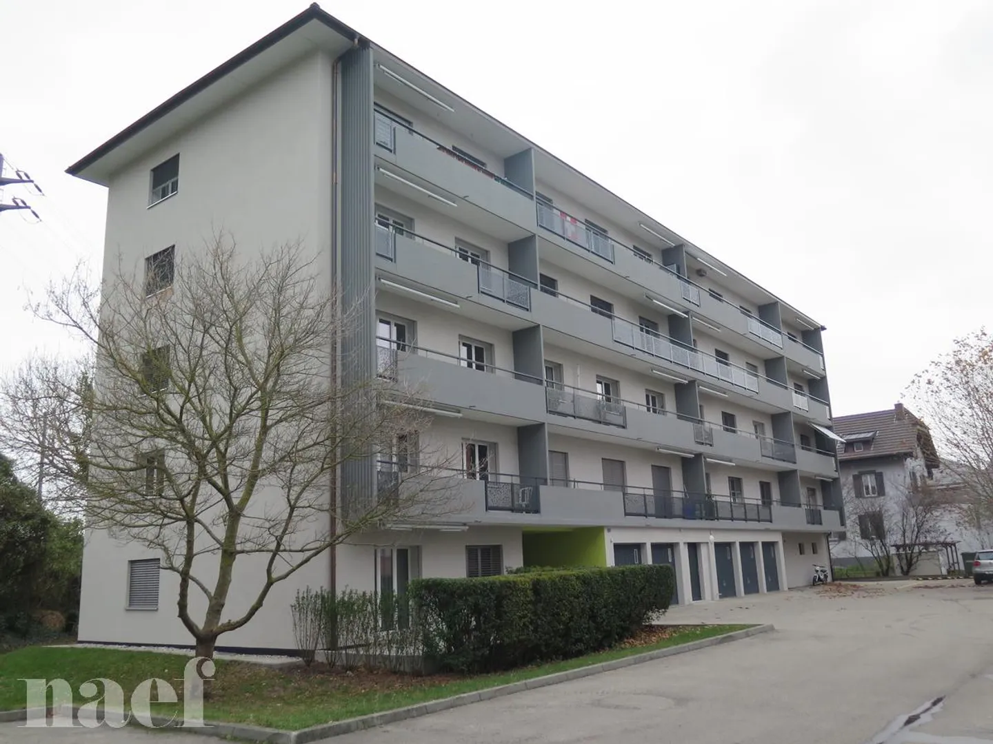 Appartement rénové de 4 pièces avec grand balcon - Photo 1 of 9
