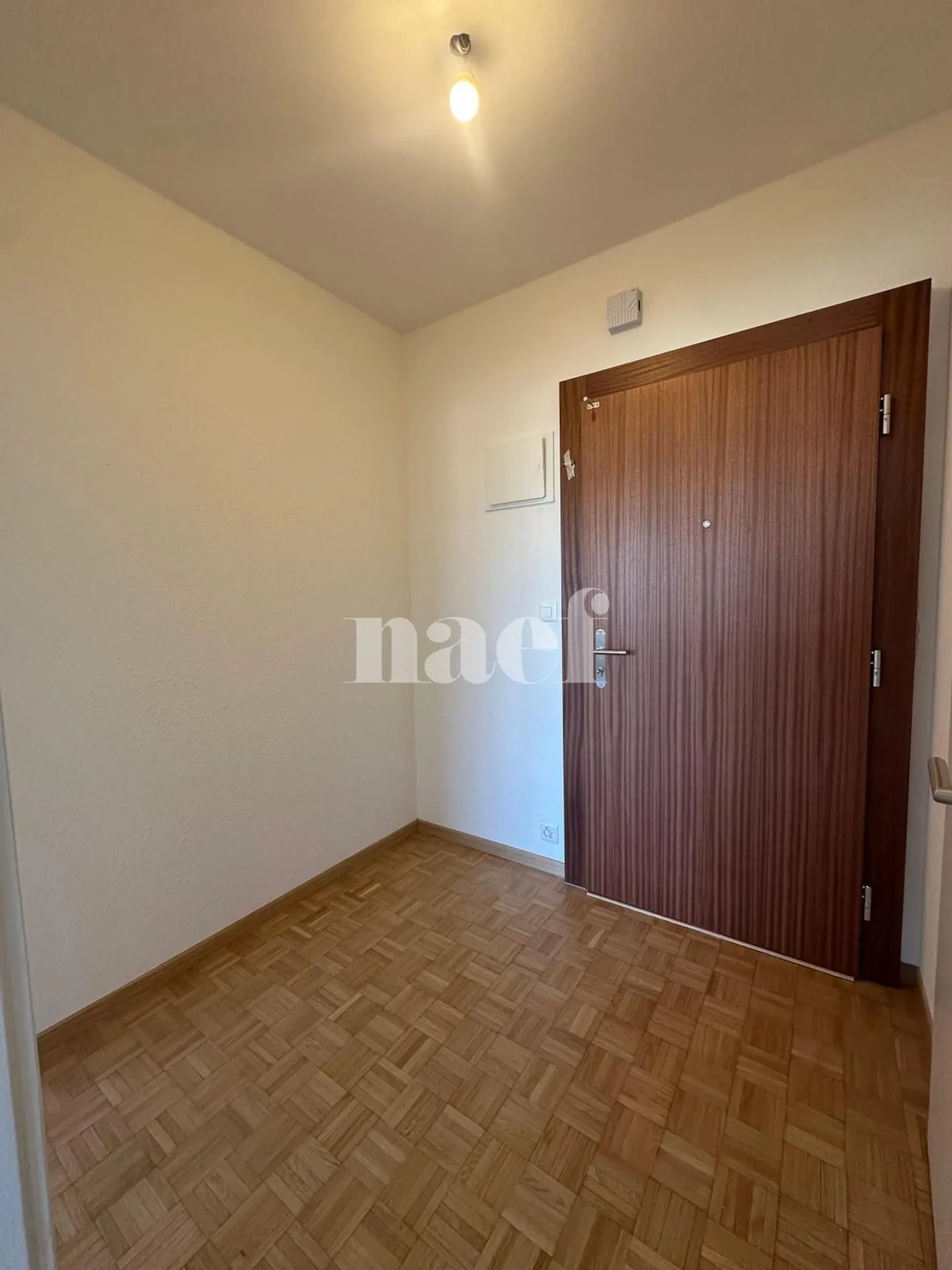 Renovierte 2,5-Zimmer-Wohnung in Chêne-Bourg - Foto 2 von 6
