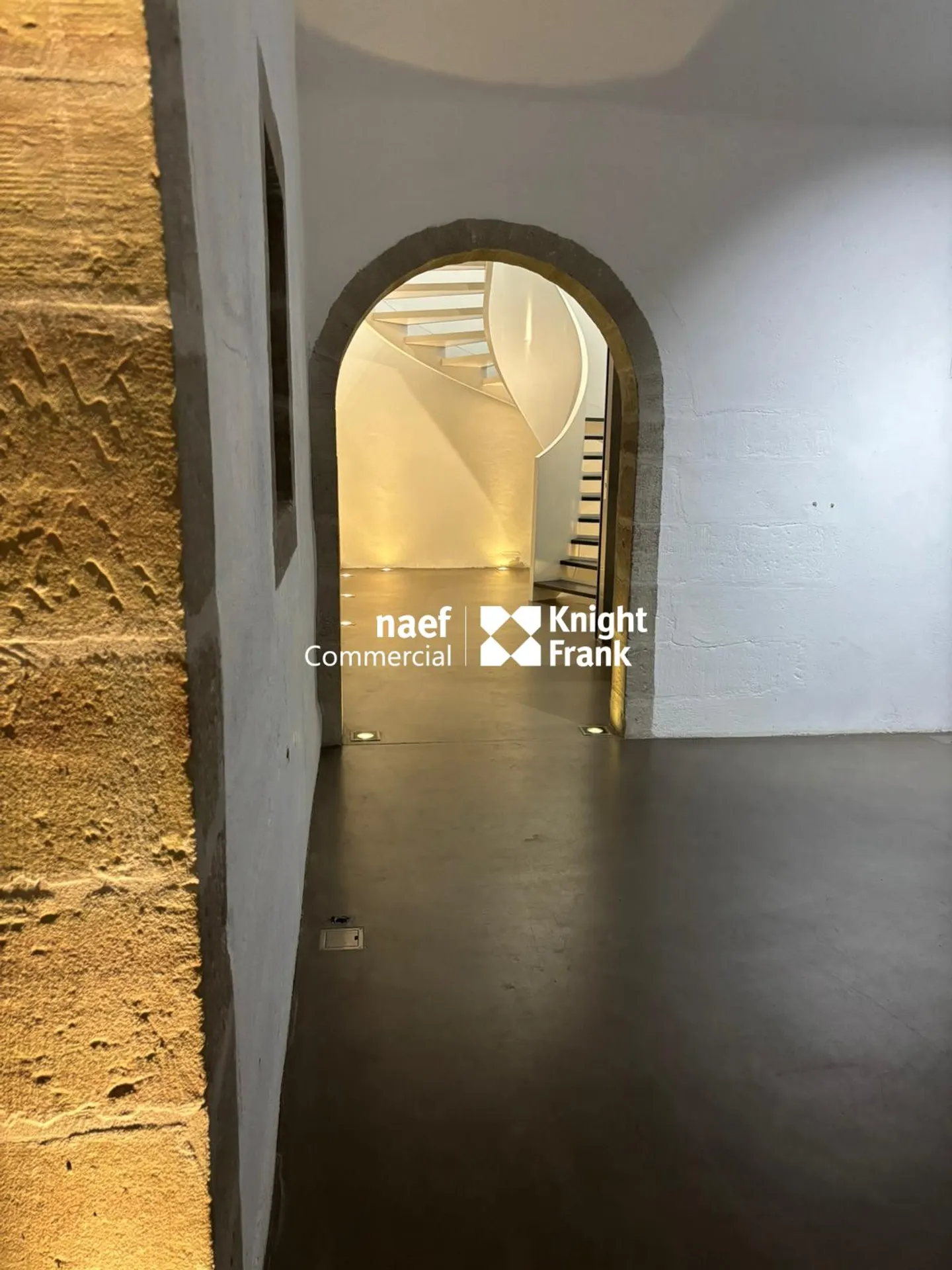 Place des Casemates 5 - Arcade - Photo 1 of 13