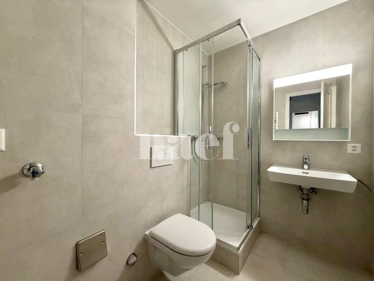 Bel appartement avec balcon côté lac - Photo 4 sur 5