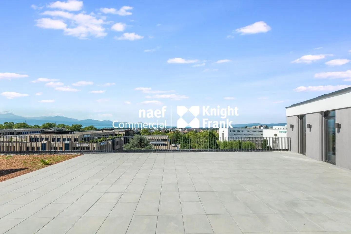 Rooftop de 219 m2 avec terrasse et vue sur le lac - Photo 3 sur 9