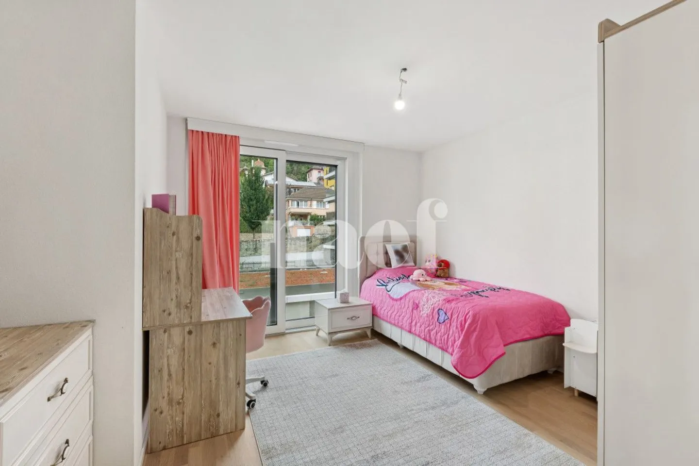Spacious Apartment in the Heart of Bellavista - Photo 6 of 12
