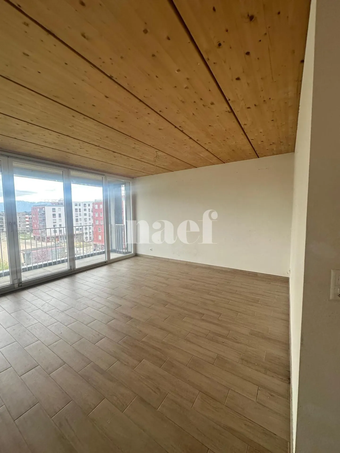 6-Zimmer-Wohnung - Foto 3 von 11