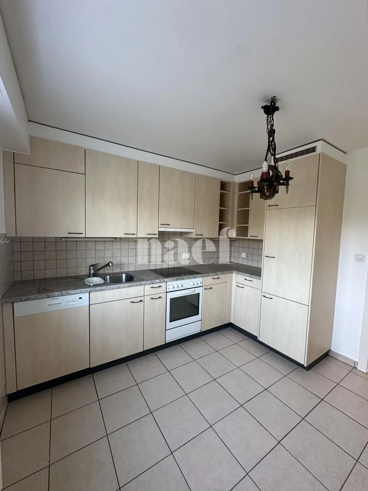 3-room apartment on the ground floor - Photo 3 of 7