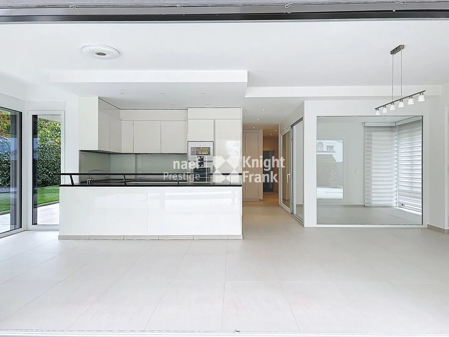 Bel appartement de standing avec jardin, terrasse et piscine privative - Photo 5 sur 11