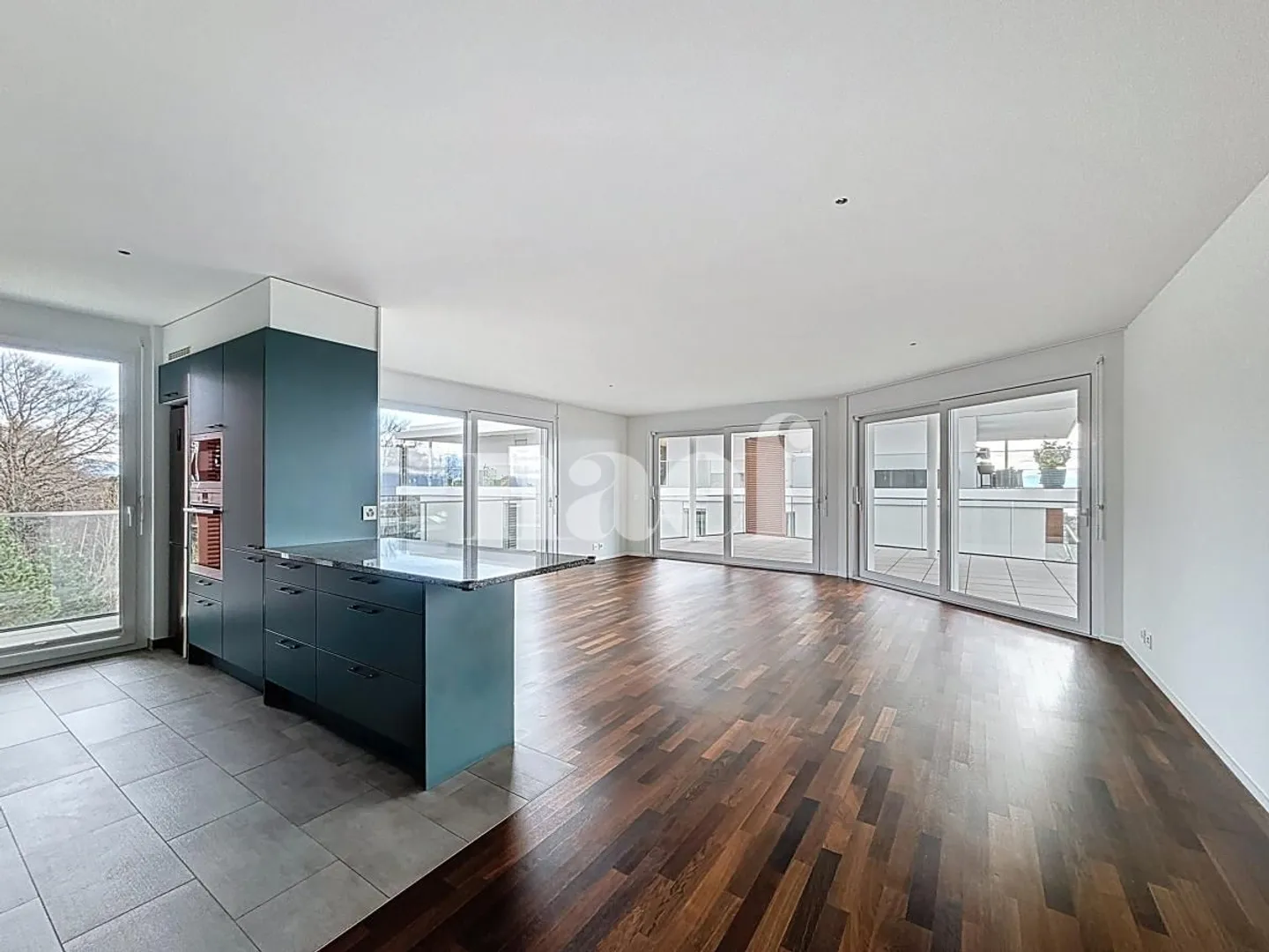 Appartamento di lusso con vista lago - Foto 4 di 13