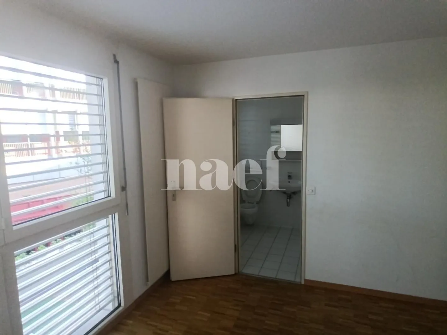 Ampio appartamento di 7 stanze - Foto 5 di 10