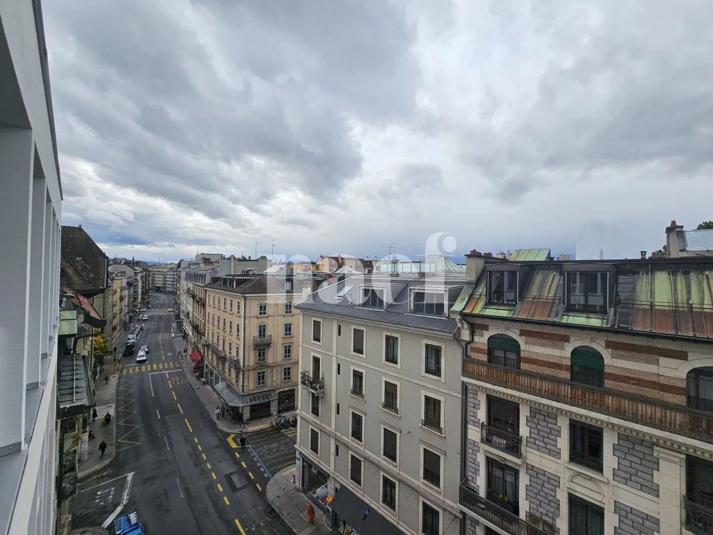 New Apartment in Eaux-Vives - Photo 10 of 12