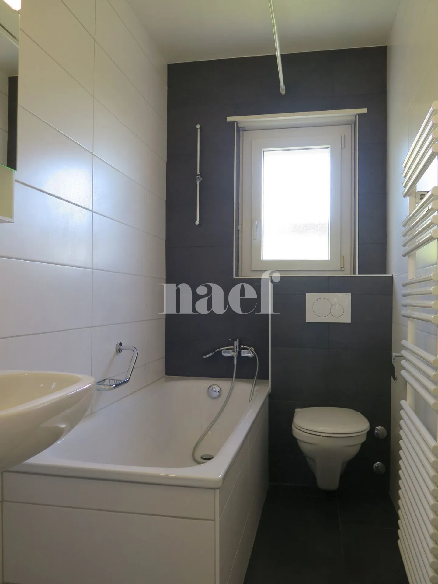 Appartement rénové de 4 pièces avec grand balcon - Photo 8 of 9