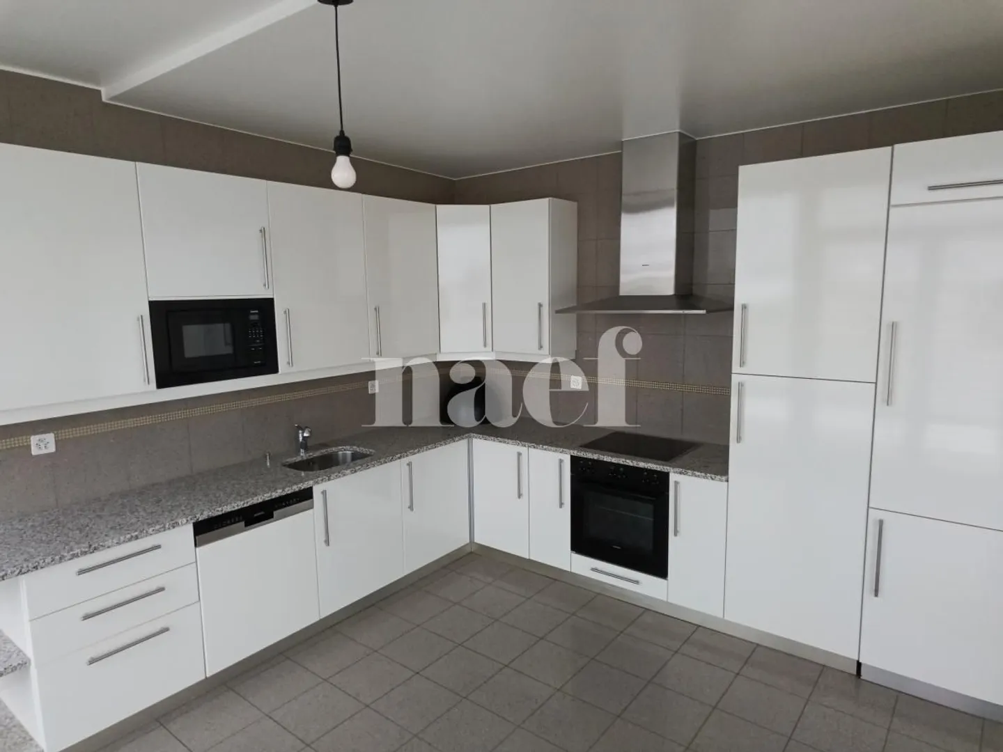 Apartment located in Champel - Photo 3 of 9