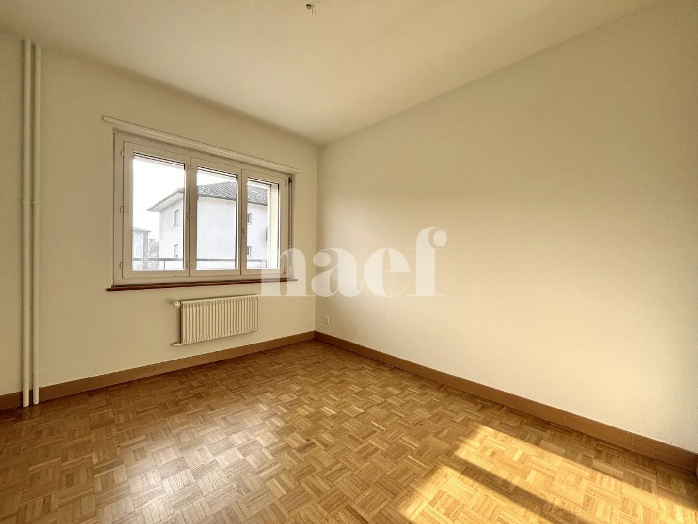 Appartement rénové de 4 pièces avec grand balcon - Photo 4 of 9