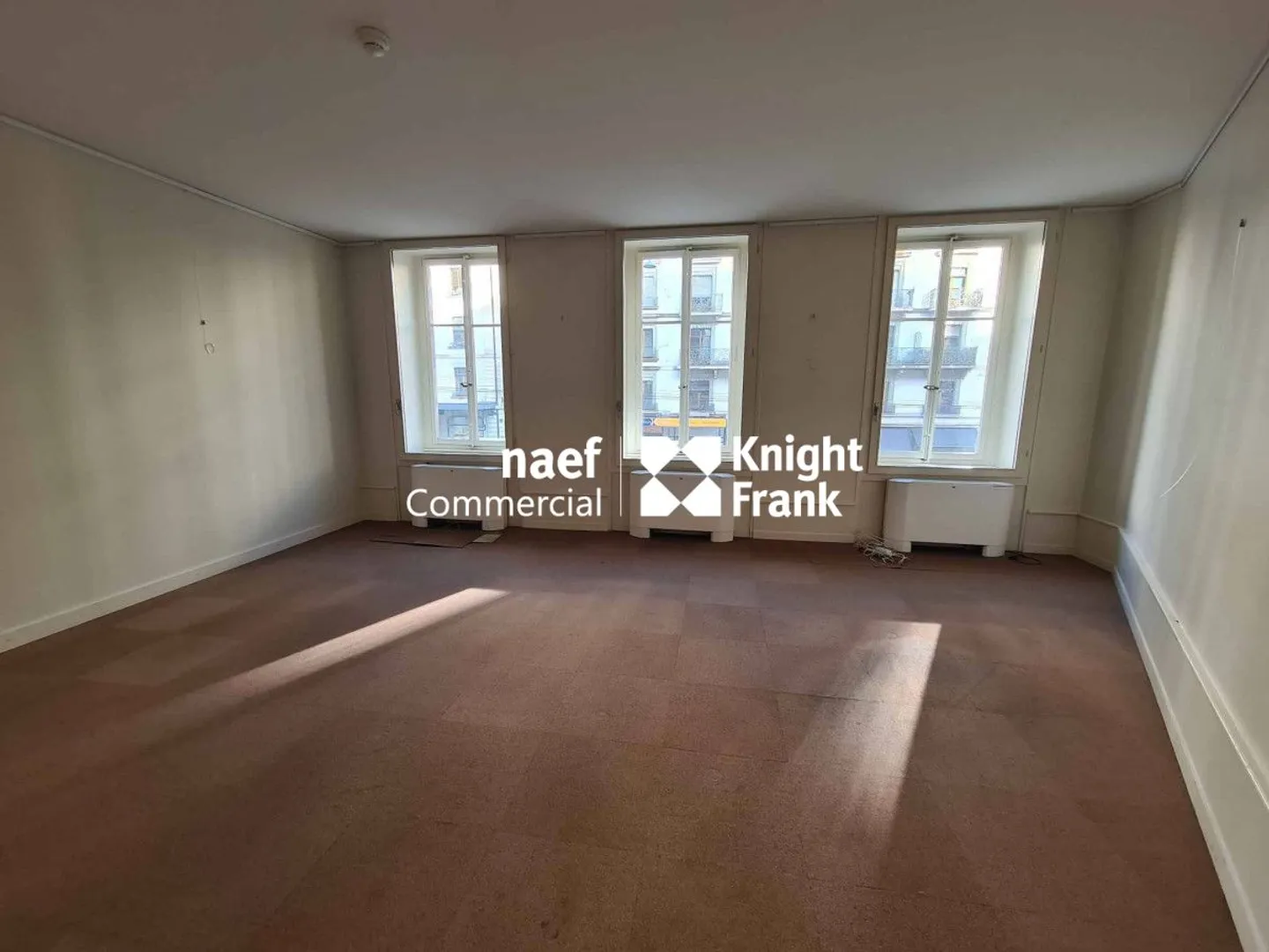 Chantepoulet - Bureau au 1er étage de 162 m² quartier dynamique - Photo 2 sur 4