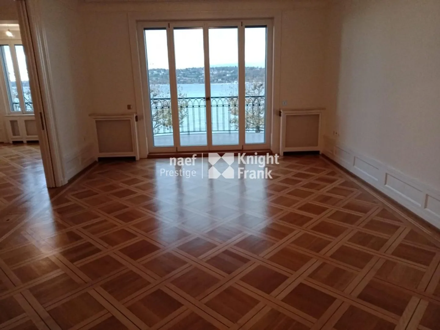 Luxuswohnung mit Blick auf den See - Foto 4 von 11