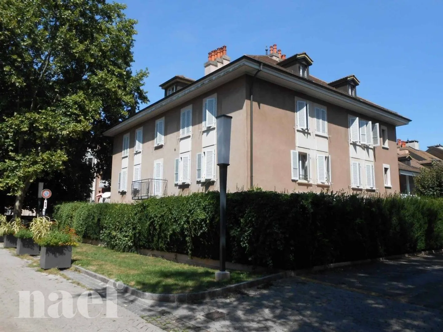 Nel cuore del vecchio Carouge - Ristrutturato con giardino - Foto 1 di 13