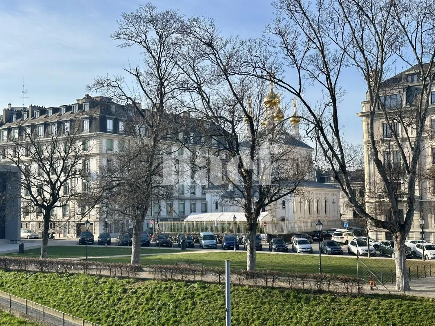 Bel Appartement Rénové - Photo 3 sur 9