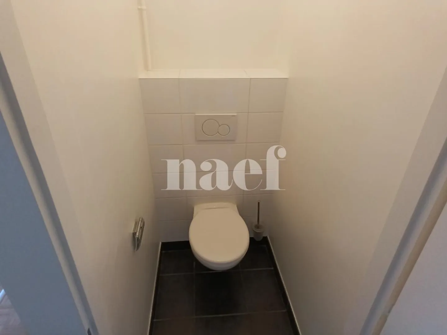 Apartment - Photo 8 of 9