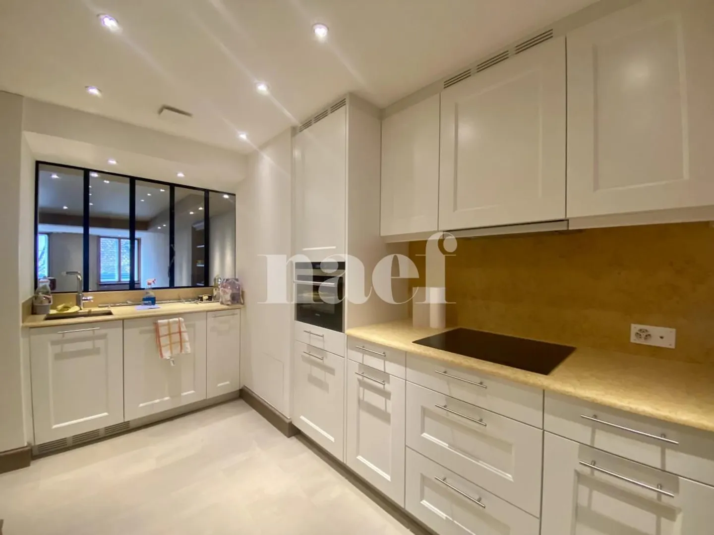 Spazioso appartamento di 2 stanze nel cuore della Città Vecchia di Ginevra - Foto 6 di 9