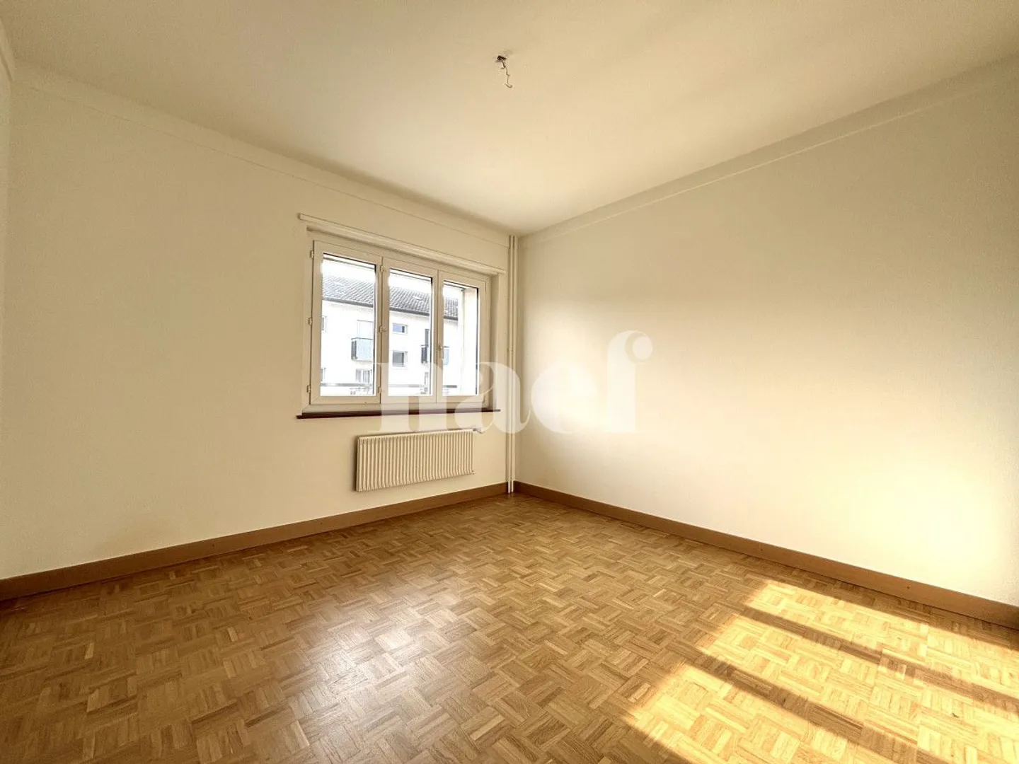 Appartement rénové de 4 pièces avec grand balcon - Photo 5 of 9