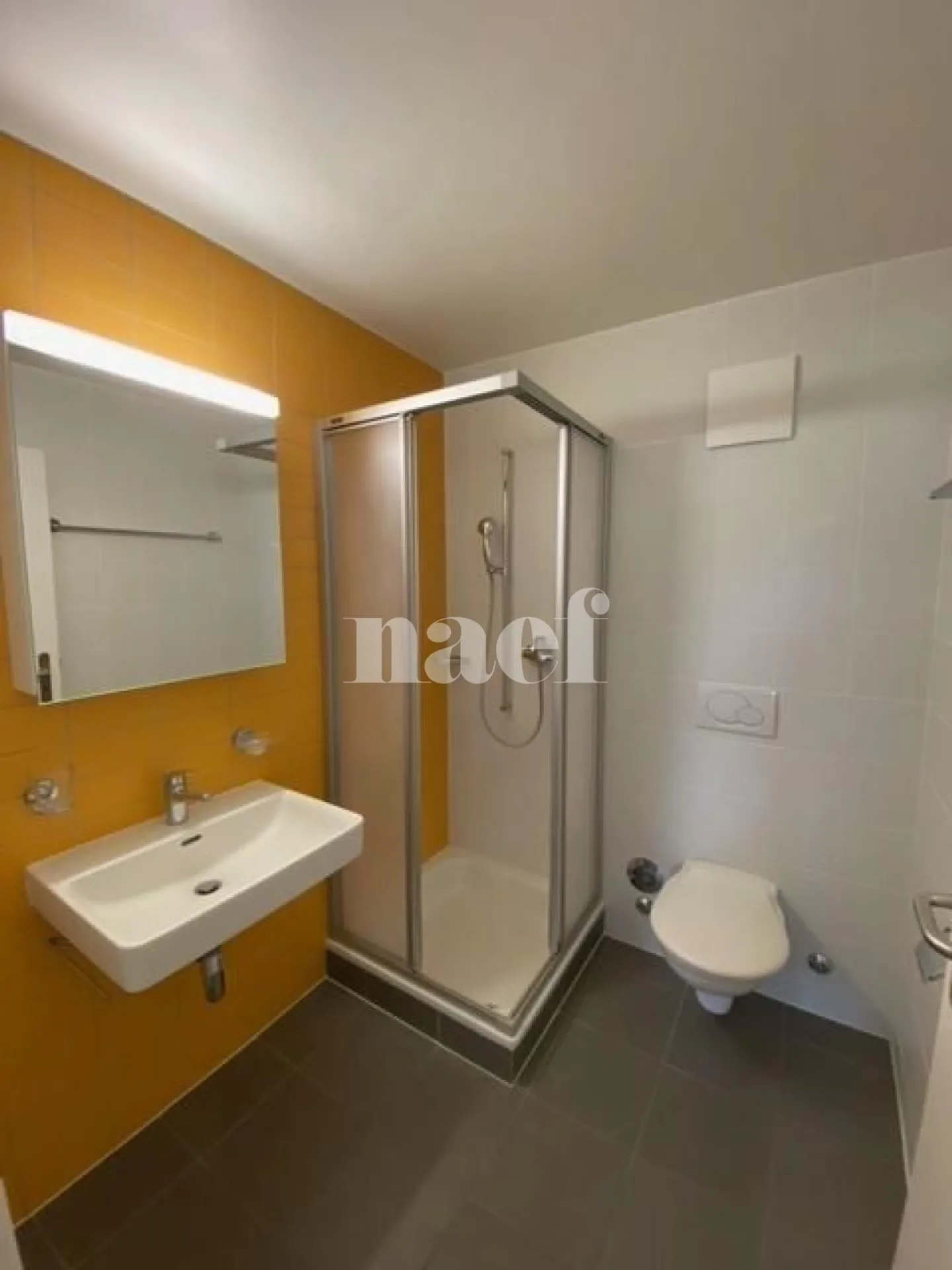 Appartement dans un quartier familial. - Photo 6 sur 8